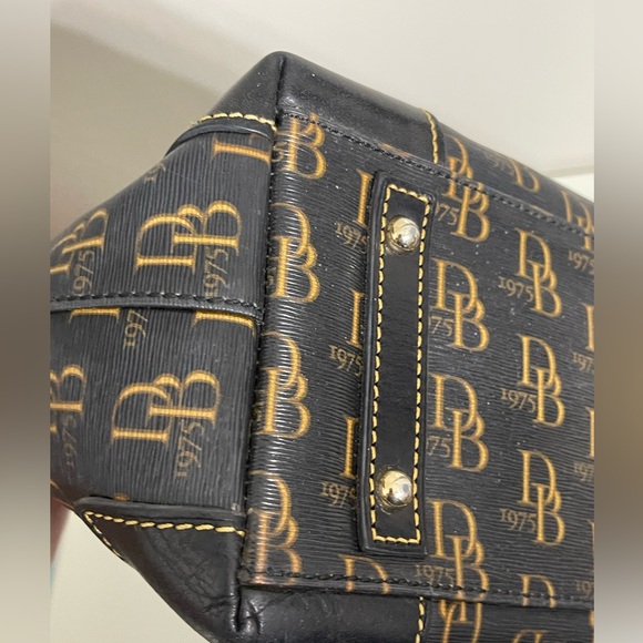 Dooney & Bourke Y2K Elegant Black and Brown Leather Monogram Tote - Picture 10 of 14